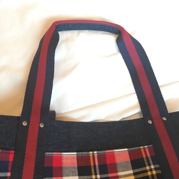 Tommy Hilfiger American Classics Purse - Picture 6 of 6