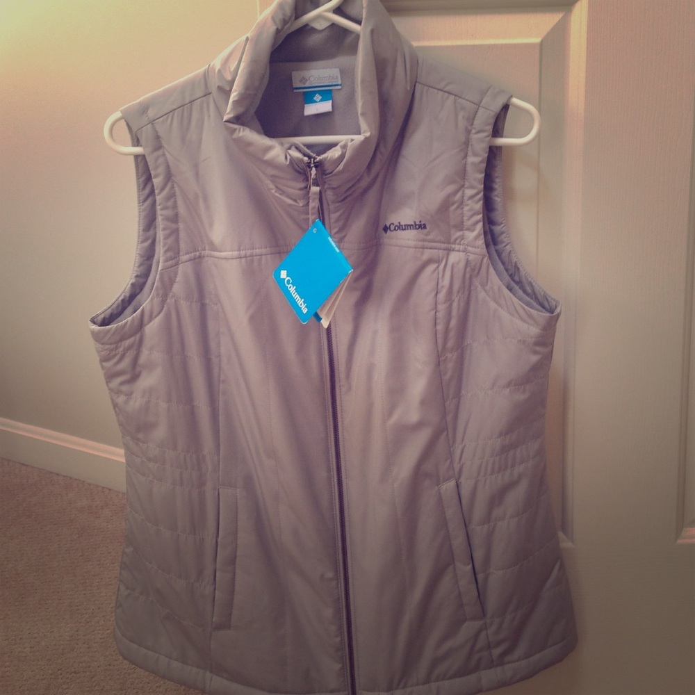 NWT Columbia pocketed vest.