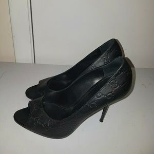 Gucci pump authentic