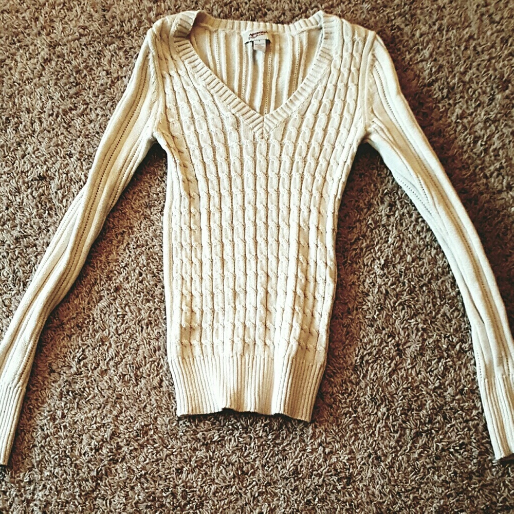 Arizona Cream V-neck Sweater