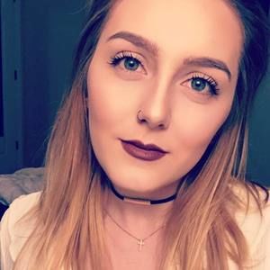 Meet your Posher, Caroline