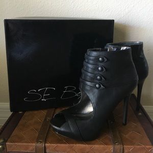 🚫SOLD🚫 Sam Edelman Peep Toe Booties