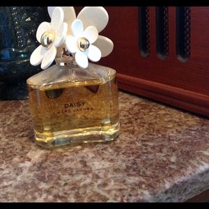 Daisy Marc Jacobs perfume