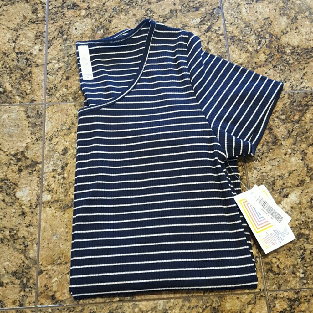 Lularoe classic tee
