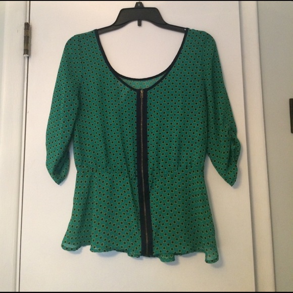 Sheer Green Patterned Blouse - Picture 3 of 4