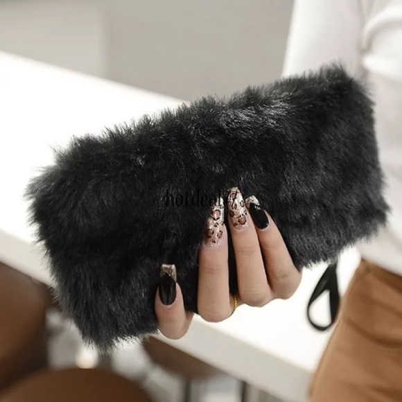 Handbags - Faux Fur Wristlet