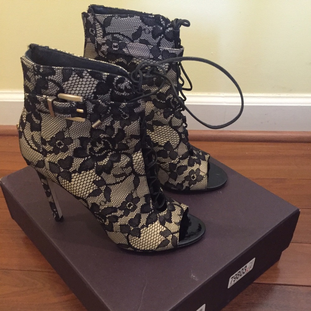 *****sold******Brian Atwood bootie
