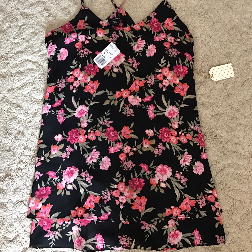 Forever 21 floral dress size M