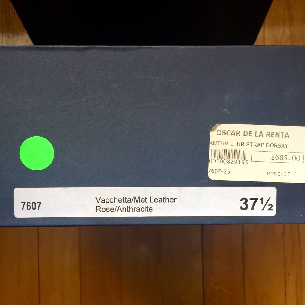 Oscar de la Renta Rose/Metallic Pumps - Picture 4 of 8