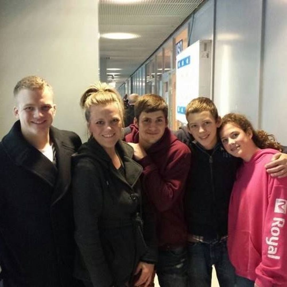 Meet your Posher, Synthia