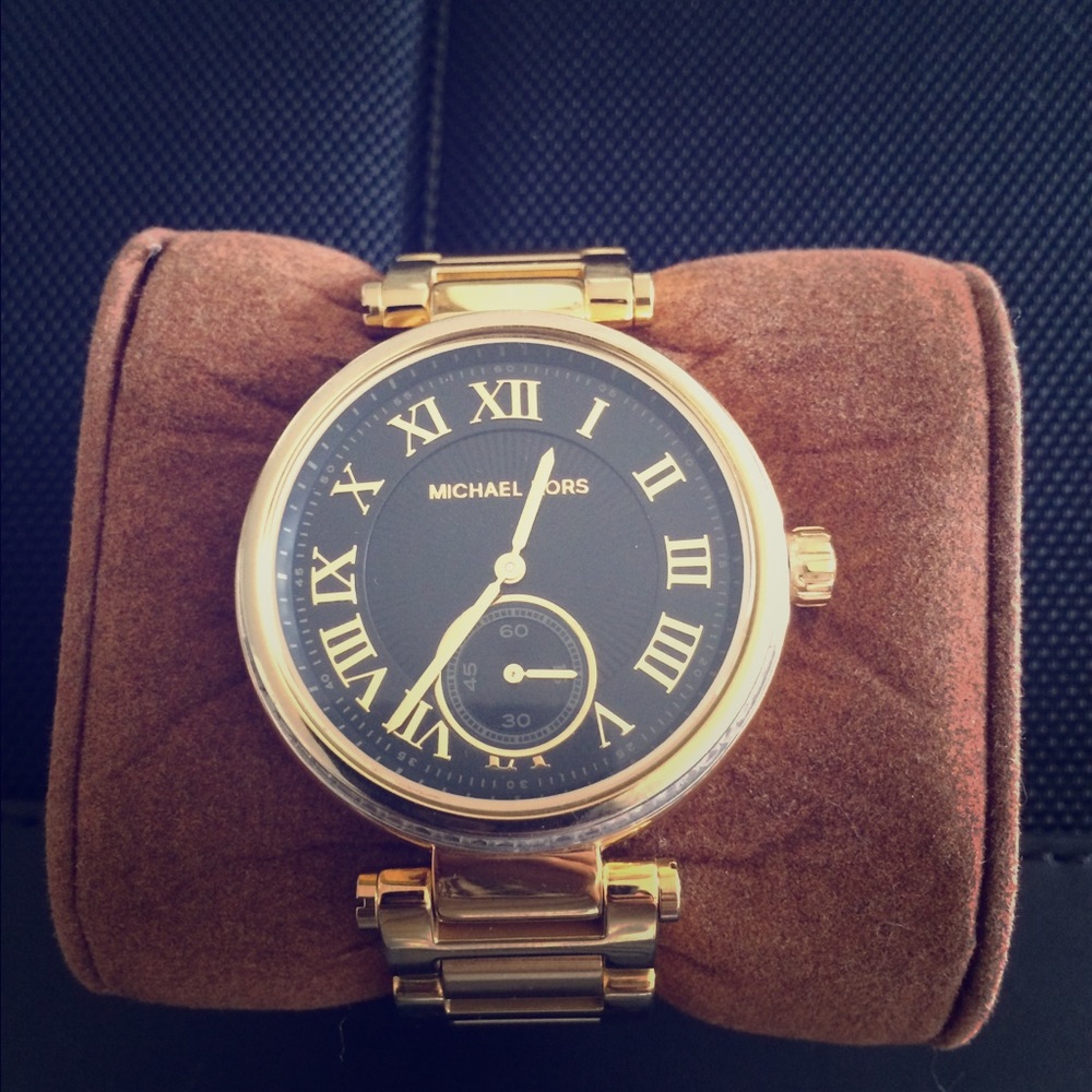 Michael kors skylar watch gold tone