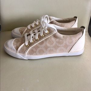Coach Never worn sneakers size 8