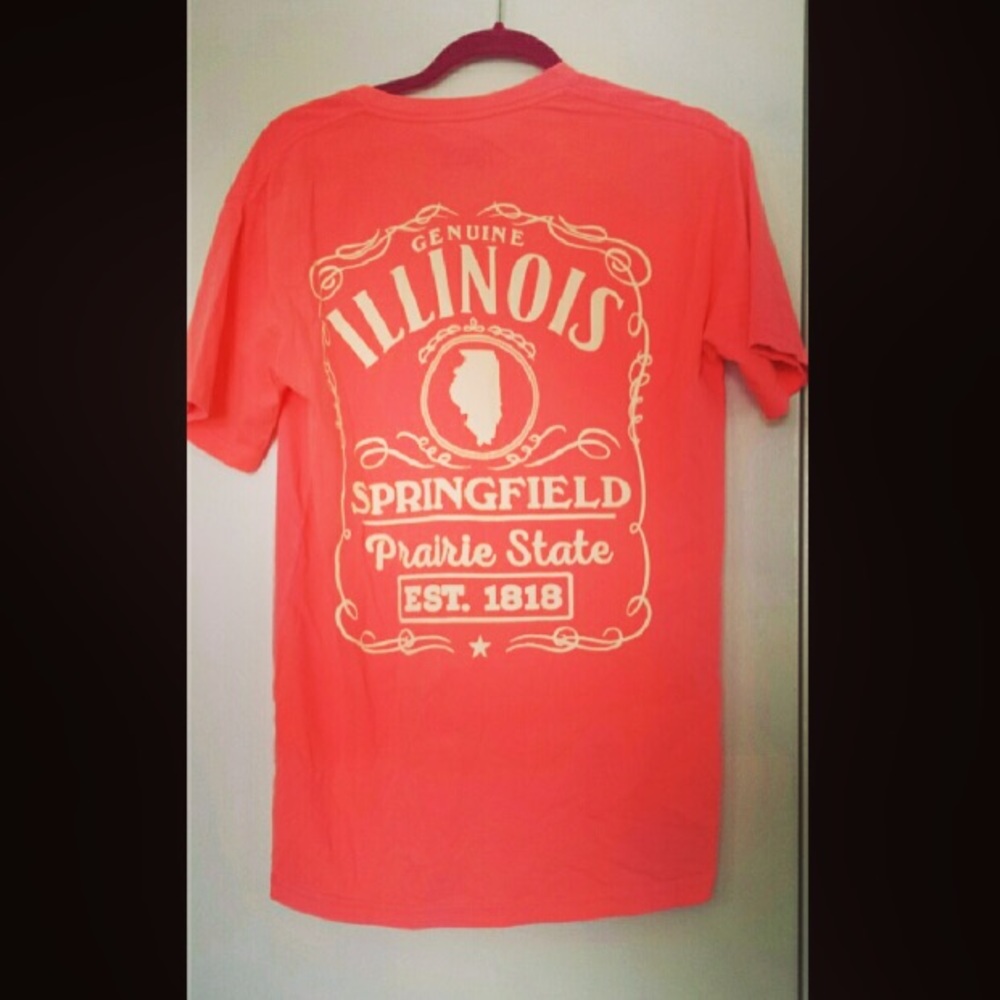 Brand new! Illinois Pride Vneck