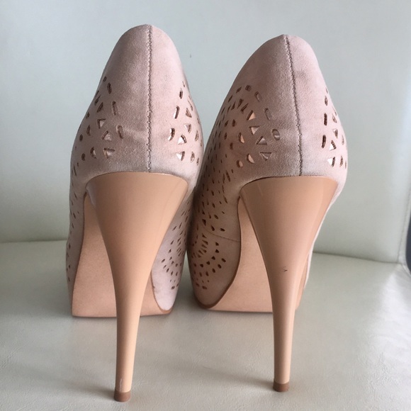 Brand New. Never worn heels Size 8 - Picture 3 of 3