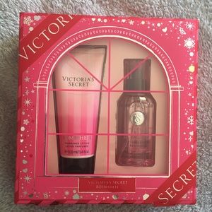 VS Bombshell lotion & body mist
