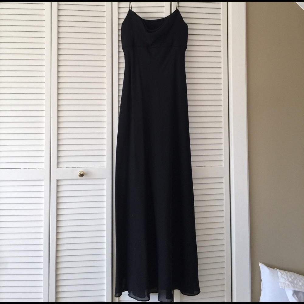 Long black formal dress - Picture 1 of 6