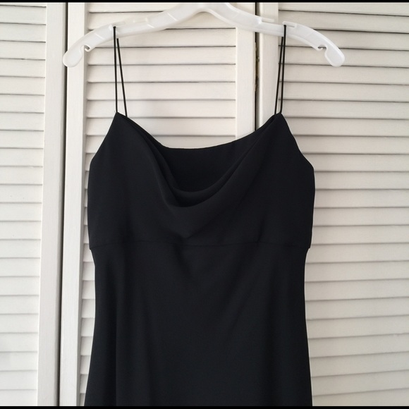 Long black formal dress - Picture 2 of 6