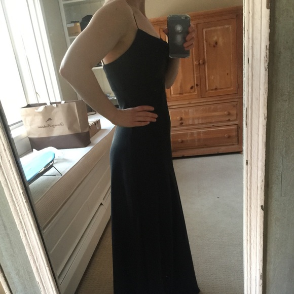 Long black formal dress - Picture 5 of 6