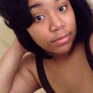 Meet your Posher, Caitlin