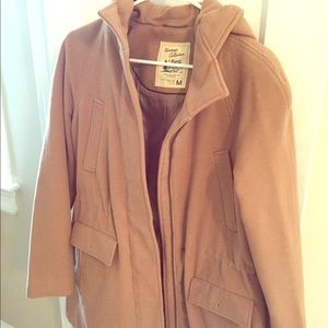 Bass medium camel colored coat with hood Bass medium camel colored coat with hood