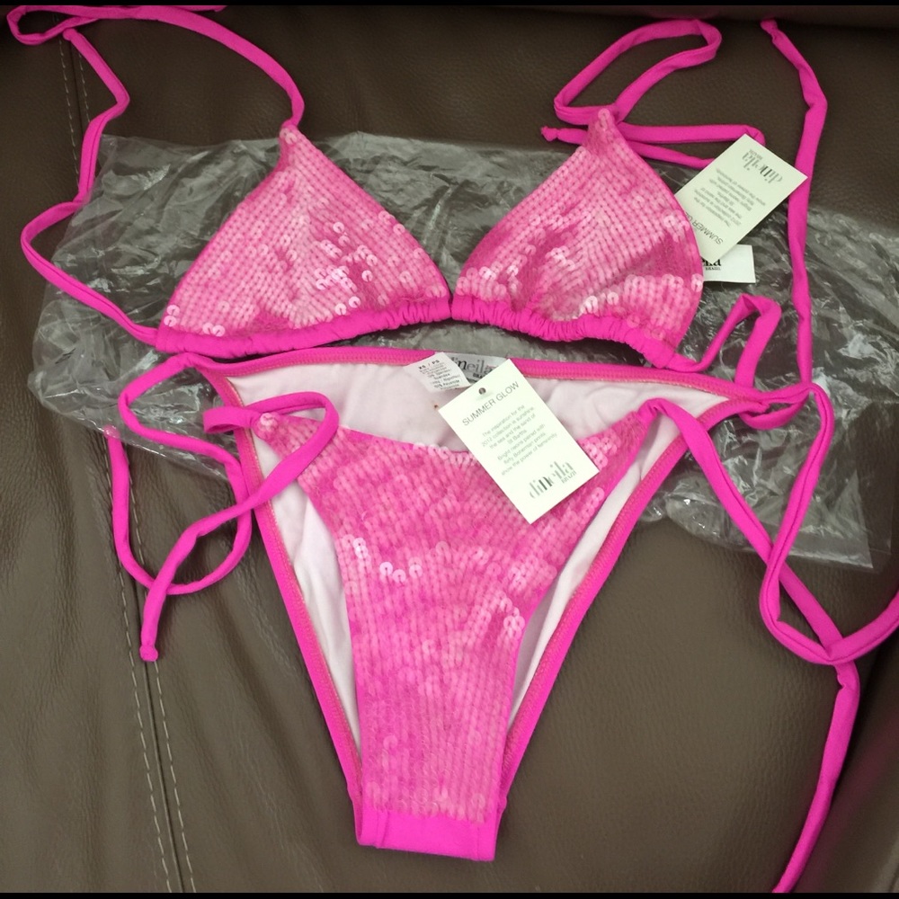 diNeila Brazil Chrissy Teigen sequin neon pink XS