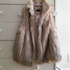 Topshop faux fur vest size US 2