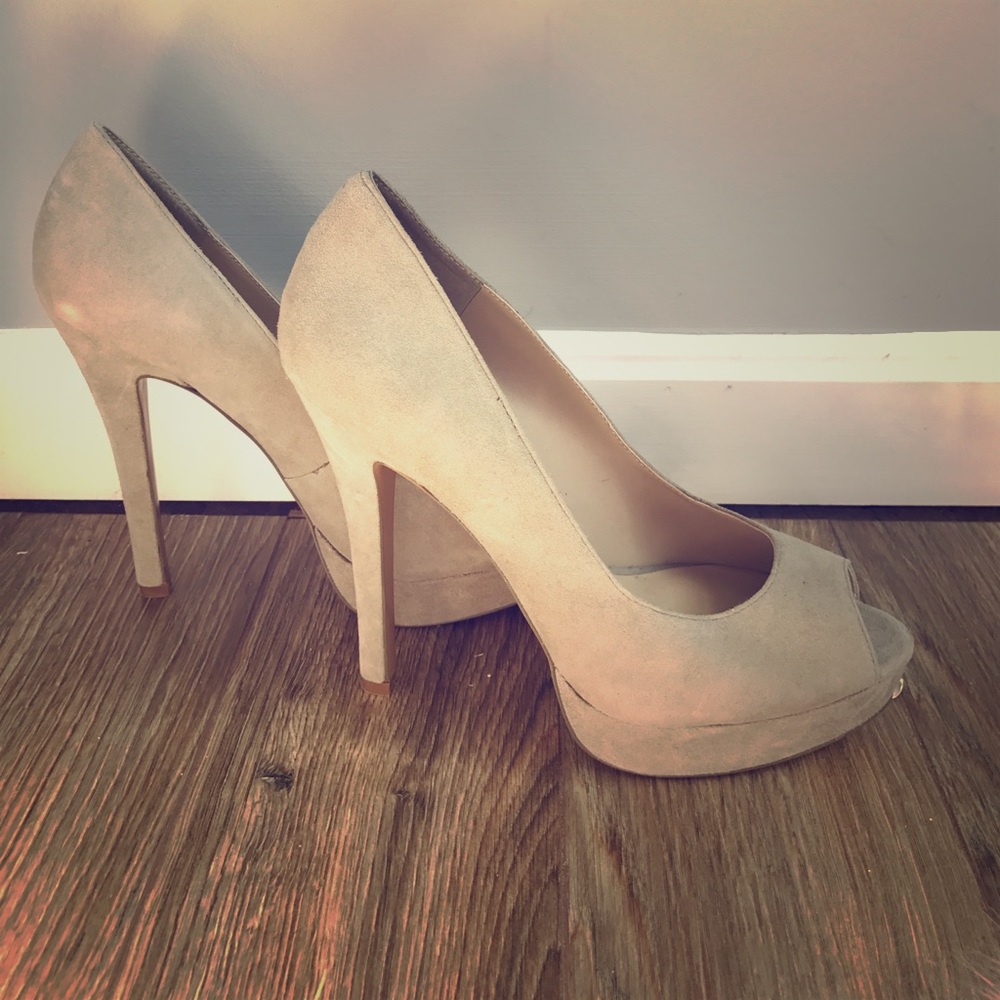Jessica Simpson 3.5-4 inch heel size 8.5