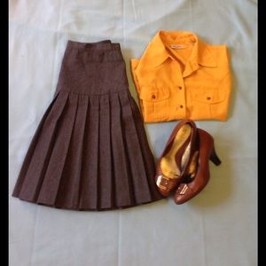 Jones New York pleated skirt.