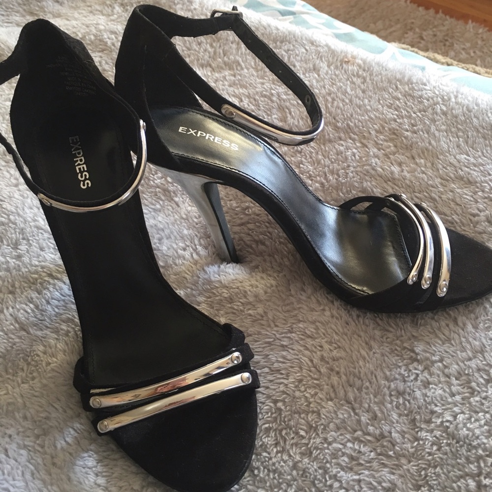New express heels size 7
