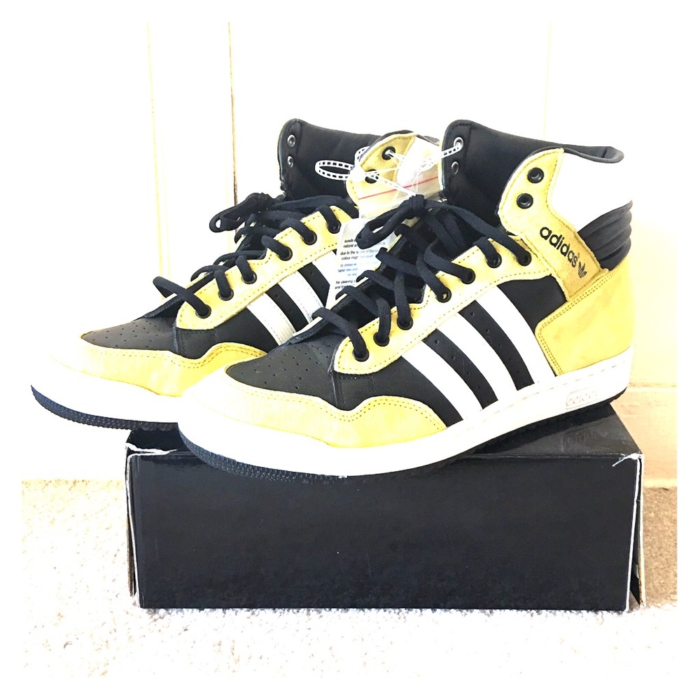 Adidas- Pro Conference Hi- Men- Yellow-Black-White