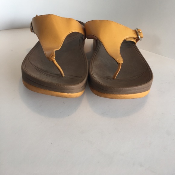 Shoes - Fitflops size 11