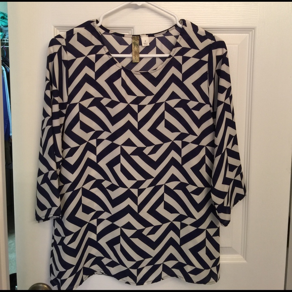Flowy blouse from Franchescas Boutique