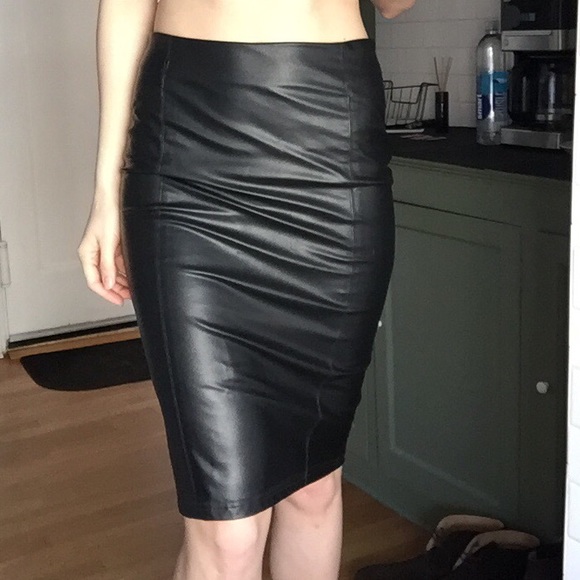 Zara Dresses & Skirts - Zara Basic Faux Leather Pencil Skirt
