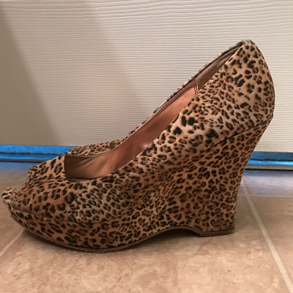 Express Velvet Leopard Print Wedges - Picture 1 of 3