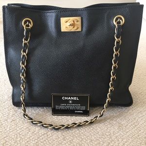 CHANEL Small Shopper Tote