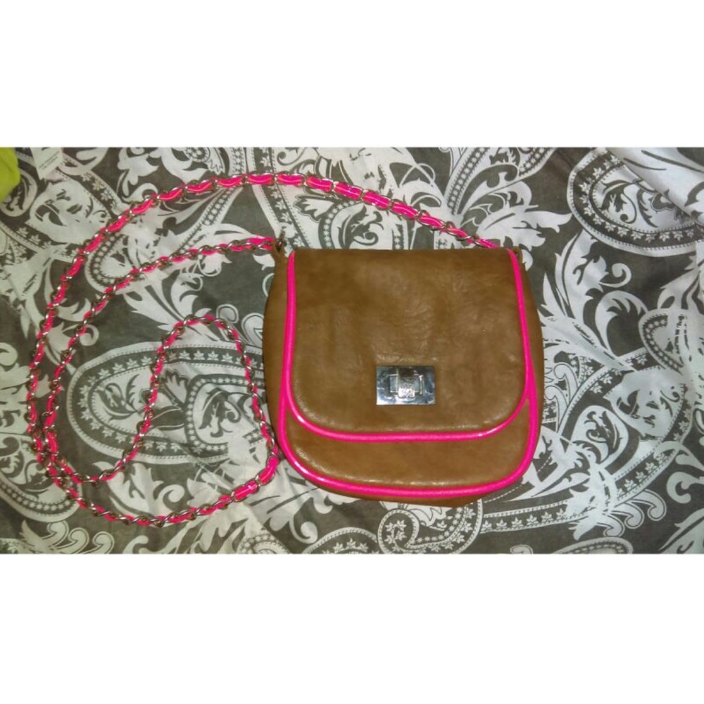 Brown shoulder bag