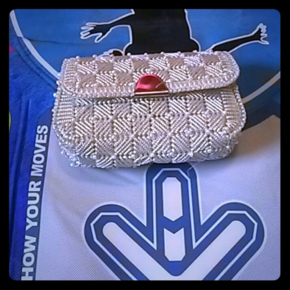 A pearl clutch