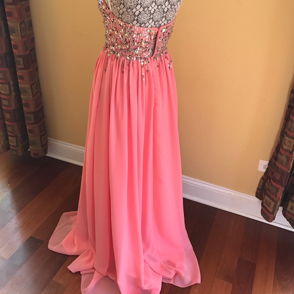 Prom dress - Picture 2 of 4