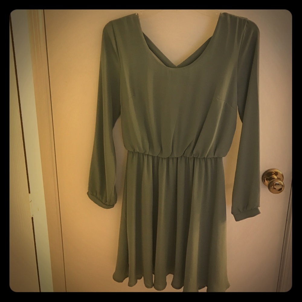Long sleeve light green dress