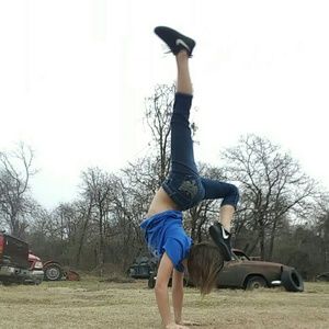 Meet your Posher, Maya