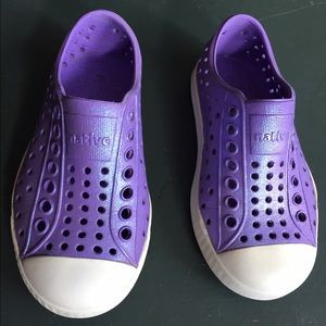 Cute and Stylish Native Kids shoes in purpe