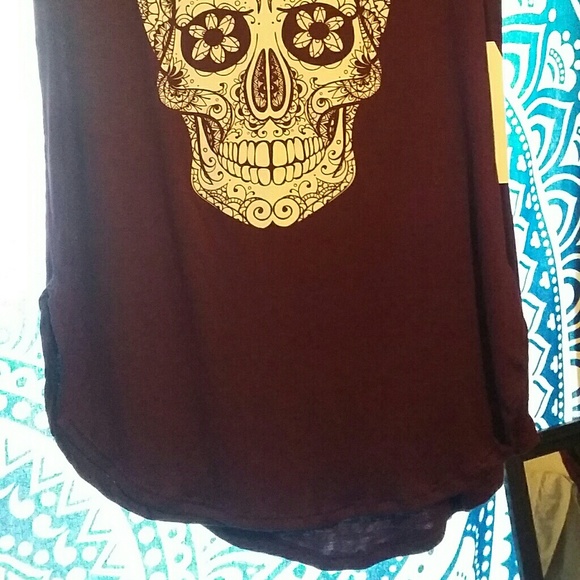 Tshirt - Picture 2 of 2