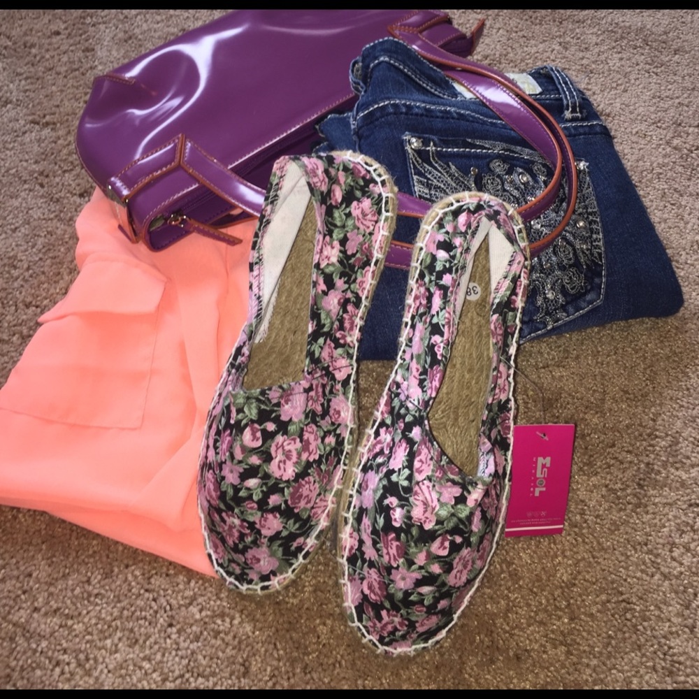 NWT Marisol canvas slip on espirella shoes floral