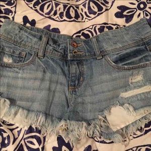 Super cute denim shorts