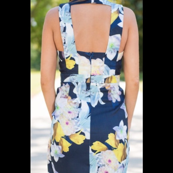 NWOT Floral Overlapped Dress size small - Picture 5 of 5