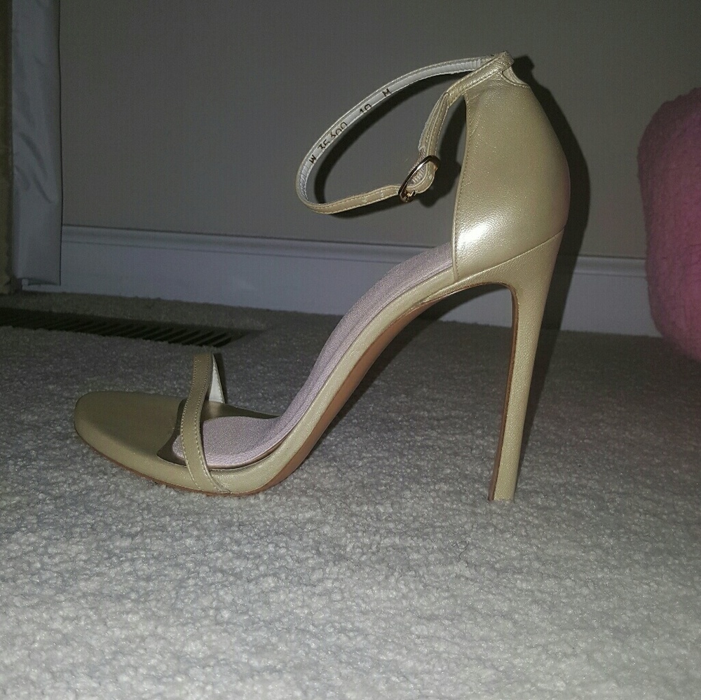 Stuart Weitzman Nudist