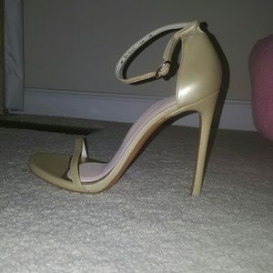 Stuart Weitzman Nudist