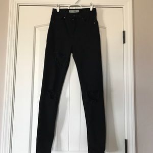 TOPSHOP distressed black Jamie jeans!