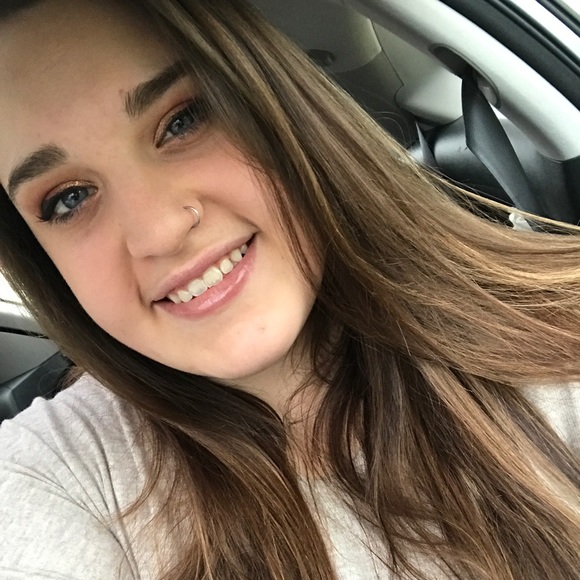 Meet your Posher, Melissa - Picture 1 of 1