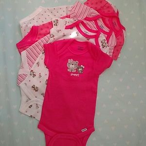 5pc NWOT, baby onesie